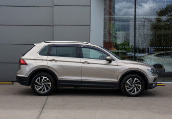 Подержанный автомобиль Volkswagen Tiguan 2018 года (4 фото)
