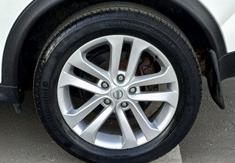 Подержанный автомобиль Nissan Juke 2011 года (9 фото)
