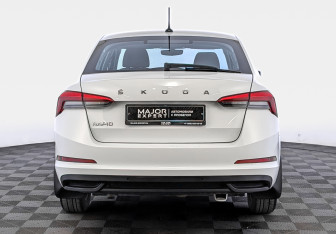 Подержанный автомобиль Skoda Rapid Liftback 2022 года (6 фото)