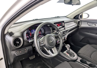 Подержанный автомобиль Kia Cerato Sedan 2020 года (16 фото)