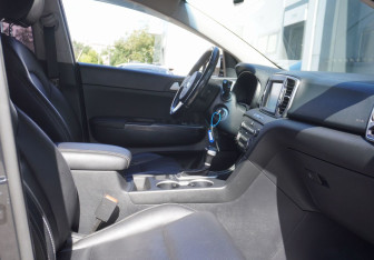 Подержанный автомобиль Kia Sportage 2017 года (12 фото)