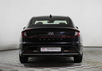 Подержанный автомобиль Hyundai Sonata 2020 года (6 фото)