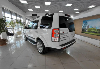 Подержанный автомобиль Land Rover Discovery 2010 года (7 фото)