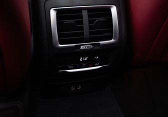 Подержанный автомобиль BMW X3 2022 года (14 фото)