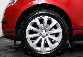 Подержанный автомобиль Land Rover Range Rover Velar 2017 года (27 фото)