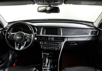 Подержанный автомобиль Kia Optima Sedan 2019 года (9 фото)