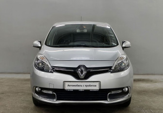 Подержанный автомобиль Renault Scenic 2016 года (2 фото)