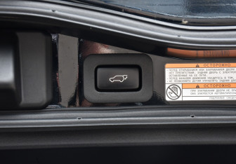 Подержанный автомобиль Toyota Land Cruiser Suv 2017 года (18 фото)