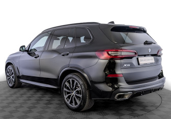 Подержанный автомобиль BMW X5 2020 года (7 фото)