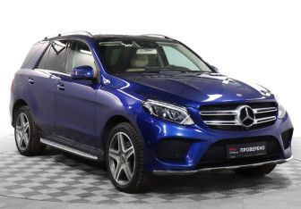 Подержанный автомобиль Mercedes-Benz GLE 2017 года (3 фото)
