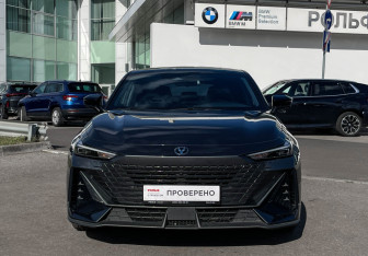 Подержанный автомобиль Changan UNI-V 2024 года (2 фото)