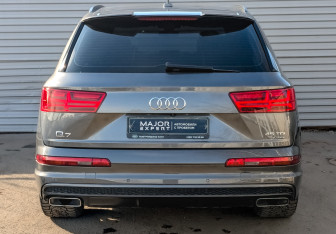 Подержанный автомобиль Audi Q7 2019 года (6 фото)