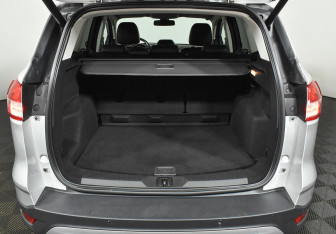 Подержанный автомобиль Ford Kuga 2014 года (17 фото)