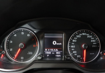 Подержанный автомобиль Audi Q5 2015 года (19 фото)