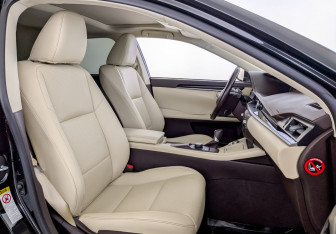 Подержанный автомобиль Lexus ES 2016 года (24 фото)