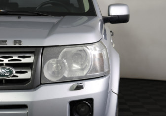 Подержанный автомобиль Land Rover Freelander 2010 года (19 фото)