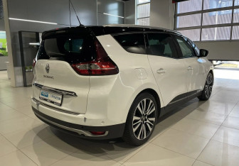 Подержанный автомобиль Renault Scenic 2018 года (4 фото)