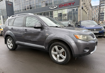 Подержанный автомобиль Mitsubishi Outlander 2008 года (2 фото)