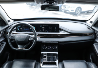 Подержанный автомобиль Exeed LX 2023 года (12 фото)