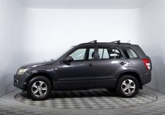 Подержанный автомобиль Suzuki Grand Vitara 2009 года (8 фото)