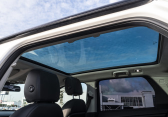 Подержанный автомобиль Land Rover Discovery Sport 2016 года (18 фото)