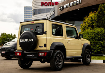 Подержанный автомобиль Suzuki Jimny 2020 года (4 фото)