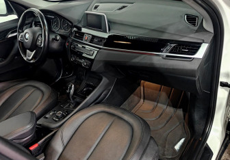 Подержанный автомобиль BMW X1 2017 года (11 фото)