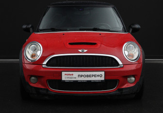 Подержанный автомобиль MINI Hatch 2008 года (2 фото)