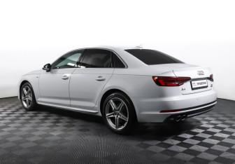 Подержанный автомобиль Audi A4 Sedan 2018 года (7 фото)