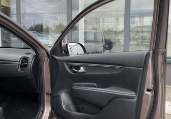 Подержанный автомобиль Kia Rio Hatchback 2019 года (27 фото)