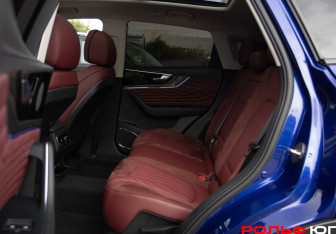 Подержанный автомобиль Hongqi HS5 2023 года (8 фото)