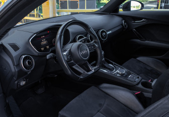 Подержанный автомобиль Audi TT Coupe 2016 года (12 фото)
