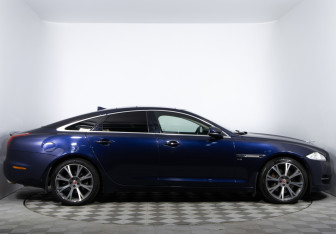 Подержанный автомобиль Jaguar XJ 2014 года (4 фото)