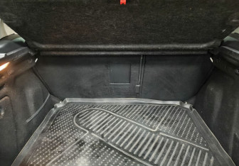 Подержанный автомобиль Peugeot 308 Hatchback 2012 года (9 фото)