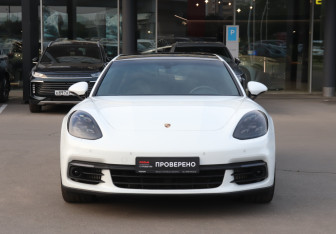 Подержанный автомобиль Porsche Panamera Wagon 2018 года (2 фото)