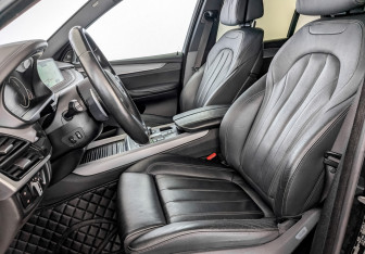 Подержанный автомобиль BMW X5 2018 года (21 фото)