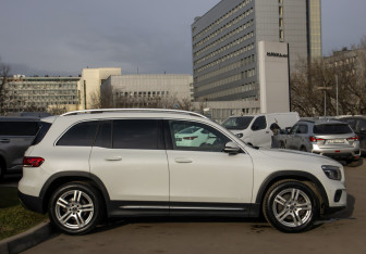 Подержанный автомобиль Mercedes-Benz GLB 2020 года (3 фото)