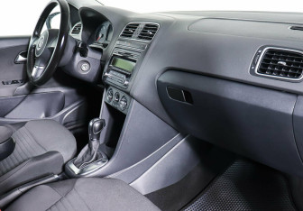 Подержанный автомобиль Volkswagen Polo Hatchback 2011 года (10 фото)