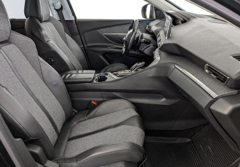 Подержанный автомобиль Peugeot 5008 Suv 2018 года (24 фото)