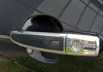 Подержанный автомобиль Chevrolet Captiva 2014 года (18 фото)