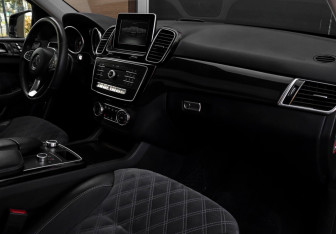 Подержанный автомобиль Mercedes-Benz GLE 2016 года (9 фото)