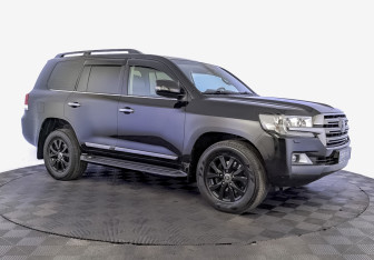 Подержанный автомобиль Toyota Land Cruiser Suv 2019 года (3 фото)