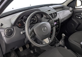 Подержанный автомобиль Nissan Terrano 2019 года (15 фото)