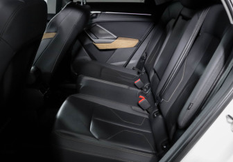 Подержанный автомобиль Audi Q3 Sportback 2020 года (10 фото)