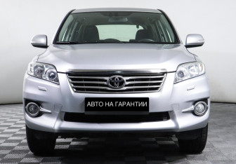 Подержанный автомобиль Toyota RAV4 2010 года (2 фото)