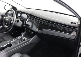 Подержанный автомобиль Omoda S5 2023 года (10 фото)