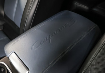 Подержанный автомобиль Porsche Cayenne 2015 года (26 фото)