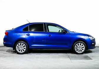 Подержанный автомобиль Skoda Rapid Liftback 2021 года (3 фото)