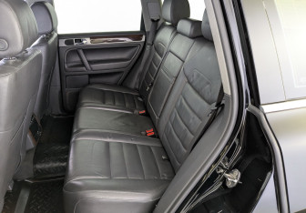 Подержанный автомобиль Volkswagen Touareg 2008 года (11 фото)