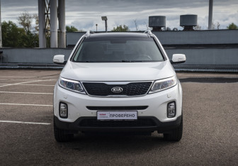Подержанный автомобиль Kia Sorento 2013 года (2 фото)